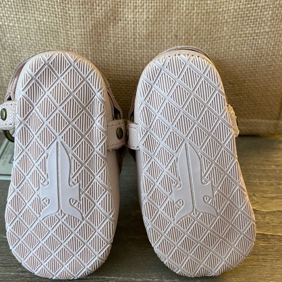 Small Frye Harness Booties - Picture 3 of 4